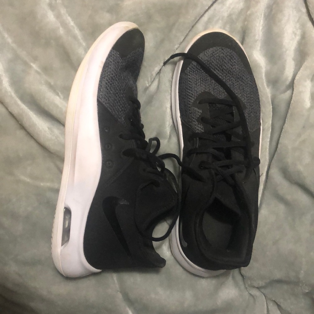 Nike Air Versatile III Basketball Shoes